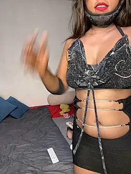 Snapshot of Cinderella-98 chatting on December 20, 2024, 2:05 pm Cinderella-98 online show from December 20, 2024, 2:05 pm