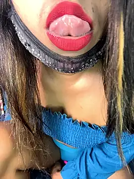 Snapshot of Cinderella-98 chatting on January 31, 2025, 1:54 am Cinderella-98 online show from January 31, 2025, 1:54 am