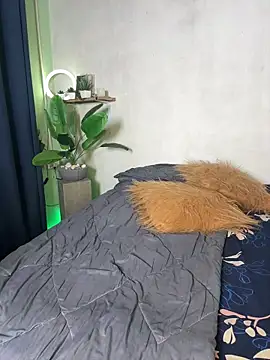 Snapshot of Cinderella-98 chatting on March 12, 2025, 12:31 am Cinderella-98 online show from March 12, 2025, 12:31 am