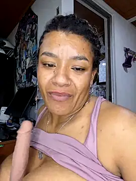 Selket11 online show from February 13, 2025, 7:52 pm