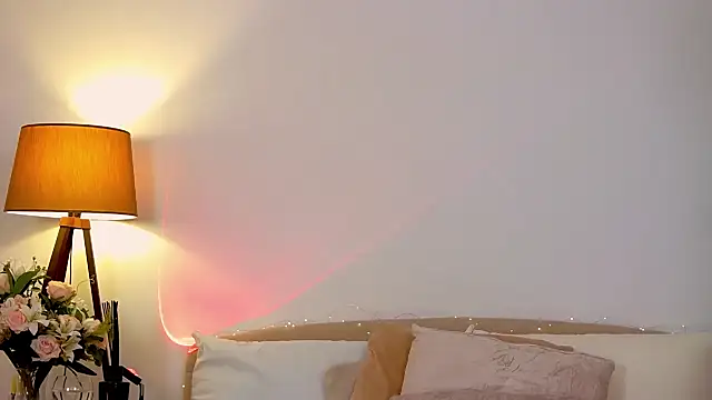 Snapshot of JuliaJaee chatting on February 6, 2025, 8:13 pm JuliaJaee online show from February 6, 2025, 8:13 pm