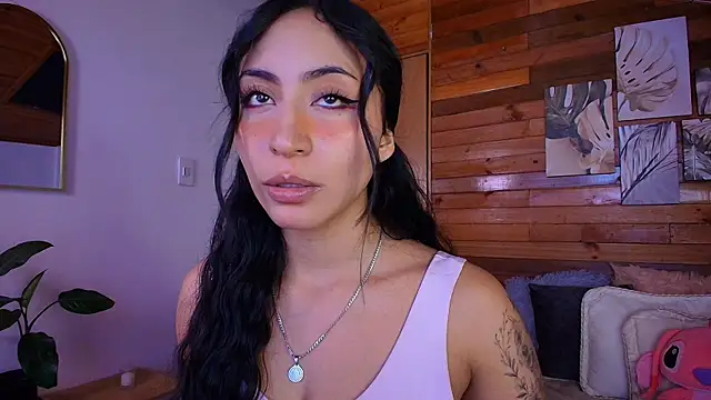 Snapshot of amber_curly chatting on April 17, 2026, 8:45 pm amber curly online show from April 17, 2026, 8:45 pm