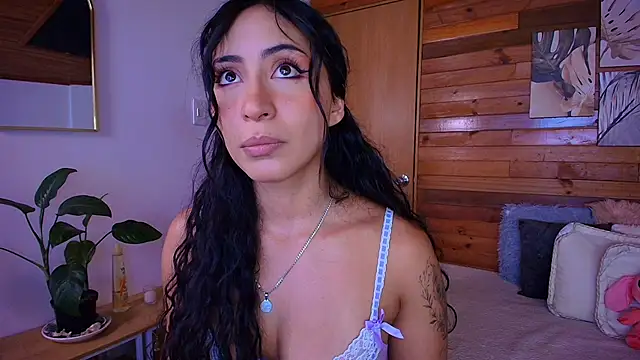 Snapshot of amber_curly chatting on May 22, 2026, 7:52 pm amber curly online show from May 22, 2026, 7:52 pm