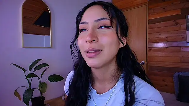 Snapshot of amber_curly chatting on May 29, 2026, 5:55 pm amber curly online show from May 29, 2026, 5:55 pm