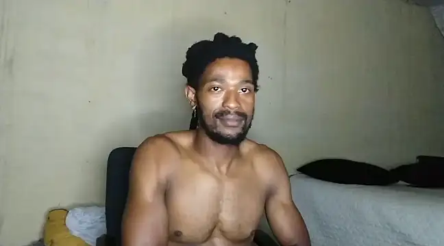 Snapshot of gldnmvsk_XO chatting on February 27, 2025, 6:31 pm gldnmvsk XO online show from February 27, 2025, 6:31 pm