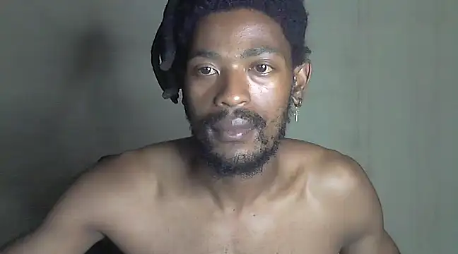 Snapshot of gldnmvsk_XO chatting on March 13, 2025, 7:28 pm gldnmvsk XO online show from March 13, 2025, 7:28 pm