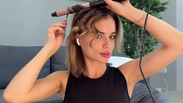 JodyBlow online show from October 3, 2025, 10:01 am