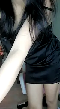 Snapshot of _Linez_ chatting on March 19, 2025, 8:32 pm  Linez  online show from March 19, 2025, 8:32 pm