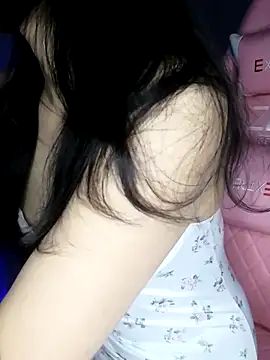 Snapshot of _Linez_ chatting on March 22, 2025, 5:52 pm  Linez  online show from March 22, 2025, 5:52 pm