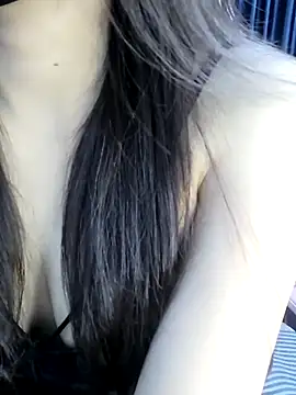 Snapshot of _Linez_ chatting on September 25, 2025, 7:06 pm  Linez  online show from September 25, 2025, 7:06 pm