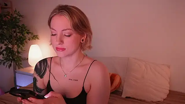 kris69kiss online show from March 19, 2026, 1:04 pm