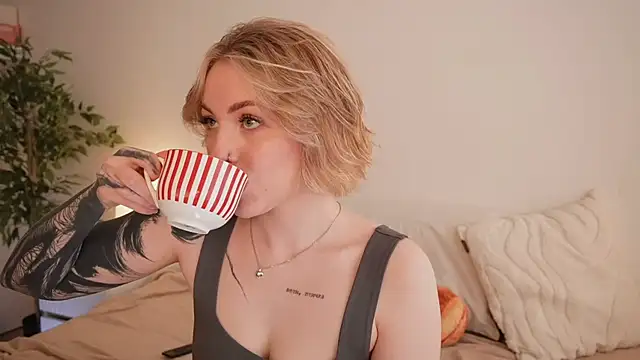 kris69kiss online show from March 24, 2026, 1:27 pm