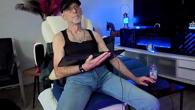 Snapshot of Towndude123 chatting on May 31, 2026, 7:04 pm Towndude123 online show from May 31, 2026, 7:04 pm