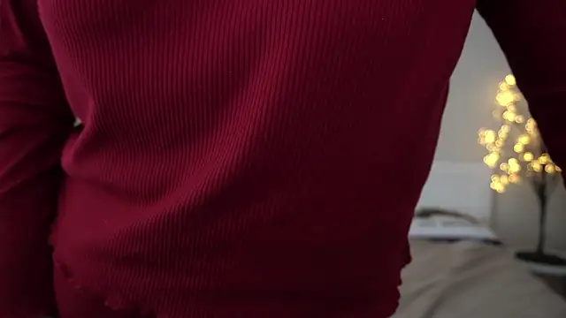 MagicPeachh  online show from January 13, 2025, 12:35 pm