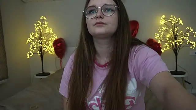 MagicPeachh  online show from February 28, 2025, 9:58 am