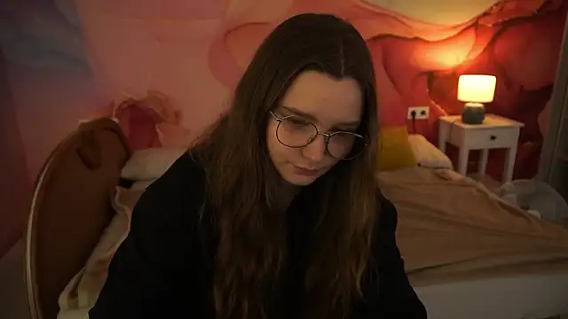 MagicPeachh  online show from September 30, 2025, 7:57 am