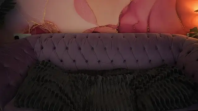 MagicPeachh  online show from November 17, 2025, 1:28 pm