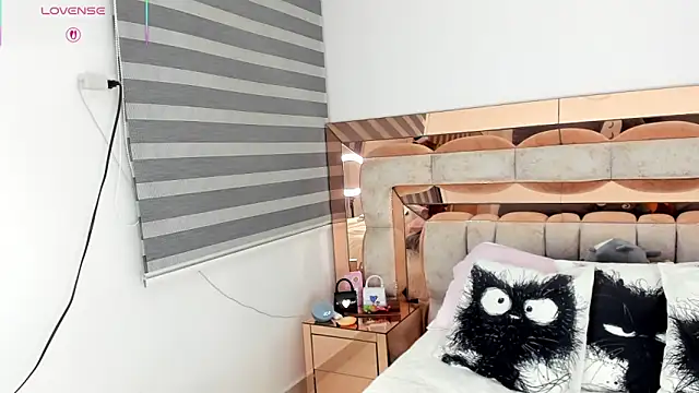 CamiiLovers online show from March 14, 2026, 2:06 am