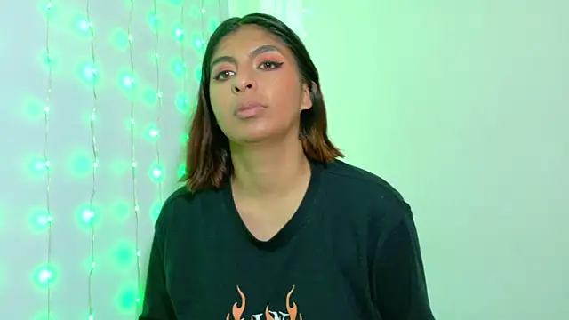 Snapshot of im_anna_ chatting on October 6, 2025, 6:27 pm im anna  online show from October 6, 2025, 6:27 pm