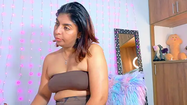 im anna  online show from January 13, 2026, 9:31 pm