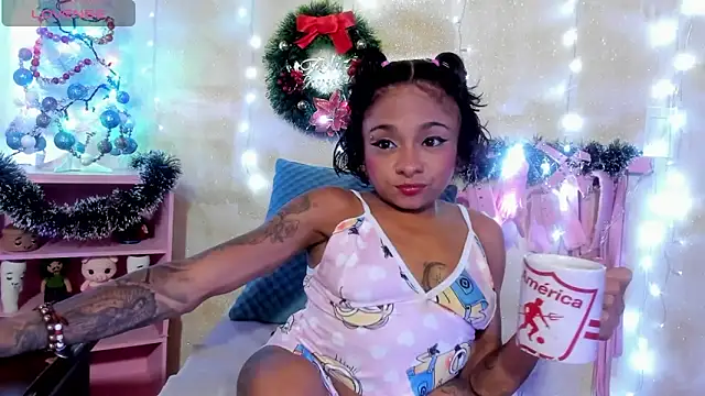 Lauren Hills069 online show from December 23, 2024, 2:24 am