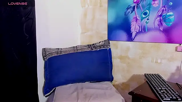 Lauren Hills069 online show from February 25, 2026, 12:31 am