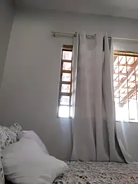 Snapshot of BrendaBittencourt chatting on February 24, 2025, 7:19 pm BrendaBittencourt online show from February 24, 2025, 7:19 pm