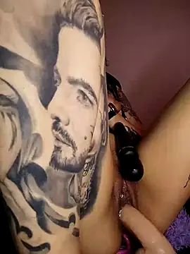 taaylor33 online show from December 4, 2024, 6:55 am