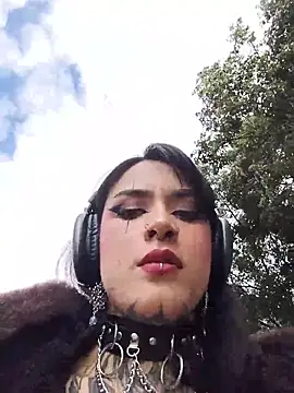 taaylor33 online show from January 14, 2026, 8:58 pm