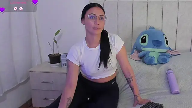 anny roberts online show from November 26, 2025, 10:44 pm