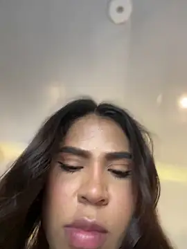 HaileyBaldwin online show from December 15, 2024, 10:26 pm