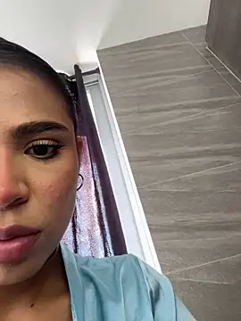 HaileyBaldwin online show from December 26, 2024, 8:42 pm