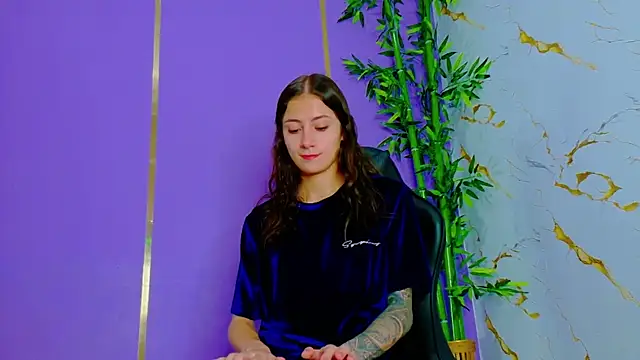 scarlet-jonesx online show from October 7, 2025, 8:22 am