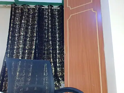Snapshot of Cess_lavie chatting on April 23, 2026, 1:35 pm Cess lavie online show from April 23, 2026, 1:35 pm