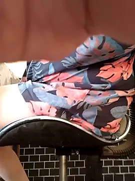 Snapshot of blondyaguar chatting on February 6, 2025, 1:54 pm blondyaguar online show from February 6, 2025, 1:54 pm