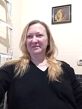 Snapshot of blondyaguar chatting on November 14, 2025, 6:28 pm blondyaguar online show from November 14, 2025, 6:28 pm