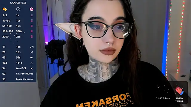 Dixi Pixi  online show from October 16, 2025, 5:41 am