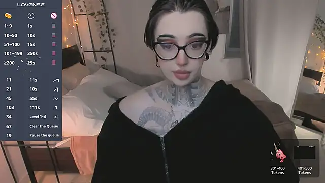 Dixi Pixi  online show from May 28, 2026, 8:11 am