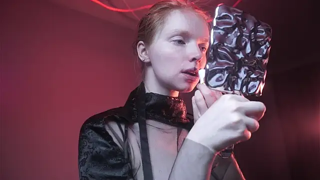 ginger hugs online show from October 2, 2025, 10:06 pm