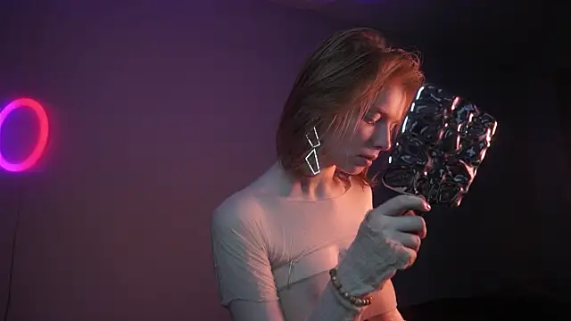 ginger hugs online show from October 22, 2025, 10:09 pm