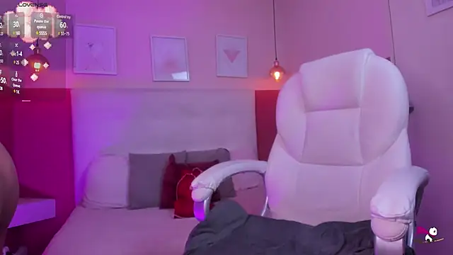 Chloe fischer  online show from January 11, 2025, 1:22 pm