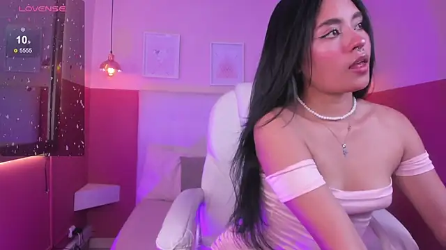 Chloe fischer  online show from January 22, 2025, 8:28 pm