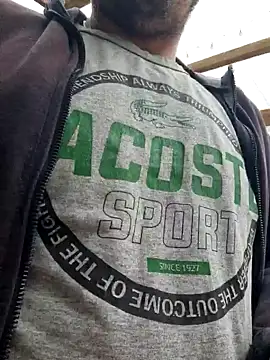 Snapshot of justepourvousbb chatting on December 16, 2024, 3:11 pm justepourvousbb online show from December 16, 2024, 3:11 pm