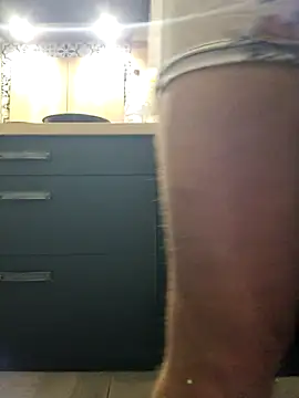 Snapshot of justepourvousbb chatting on October 23, 2025, 5:23 pm justepourvousbb online show from October 23, 2025, 5:23 pm