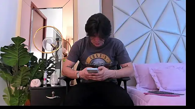 Karimferrer online show from January 22, 2025, 5:05 am