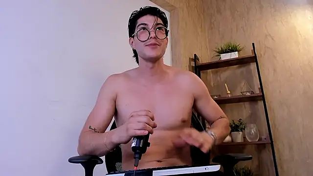 Karimferrer online show from February 6, 2026, 9:51 pm