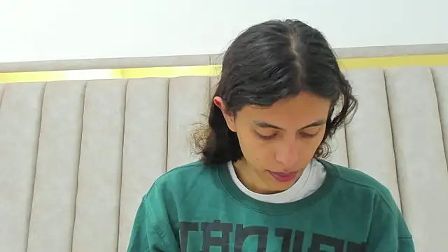 FreyaMoller online show from March 26, 2026, 6:57 pm