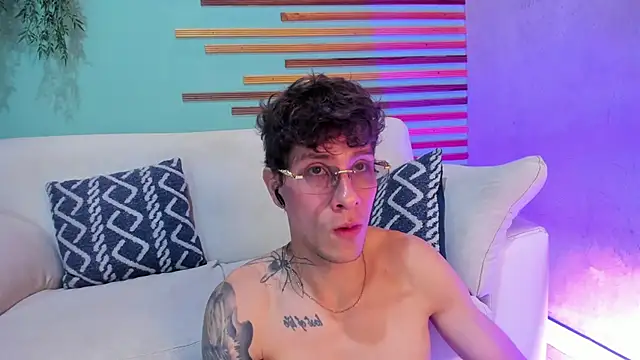 french sexx online show from November 28, 2025, 8:00 pm