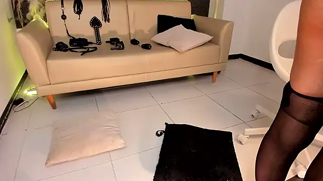 RACHEL EV online show from February 8, 2025, 7:59 am