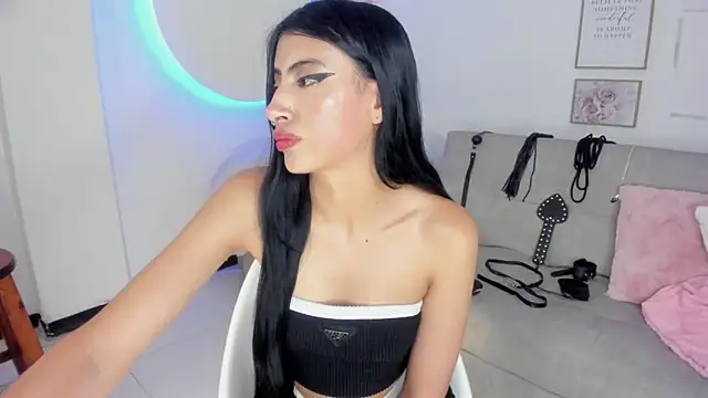 RACHEL EV online show from March 14, 2025, 4:32 am